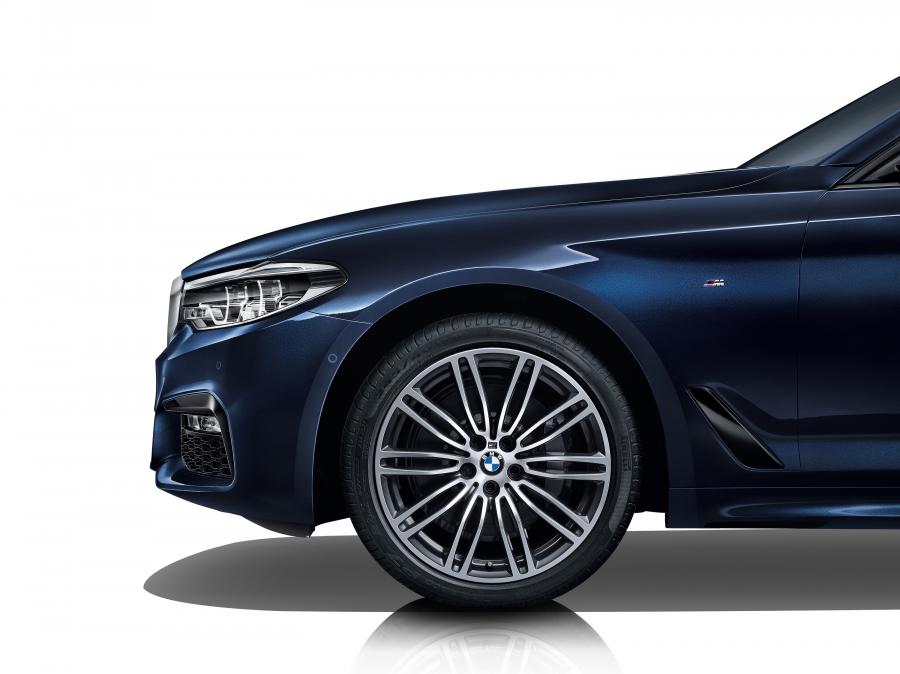 Детали экстерьера BMW 530Li xDrive M Sport (G38) 2017 года  (CN) (фото 4 из 17)
